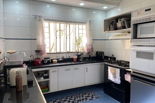 Cozinha de casa à venda com 4 quartos, 240m² em Vila Gomes, São Paulo