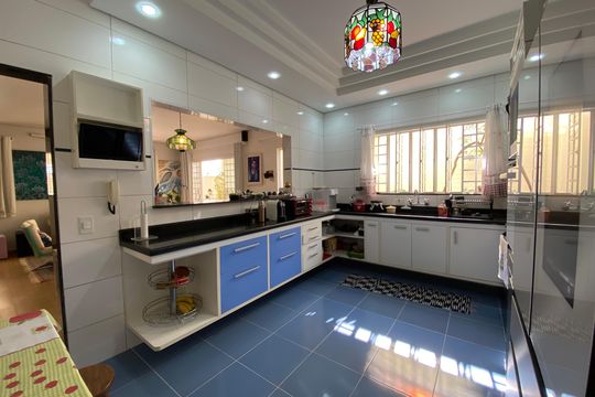 Cozinha de casa à venda com 4 quartos, 240m² em Vila Gomes, São Paulo