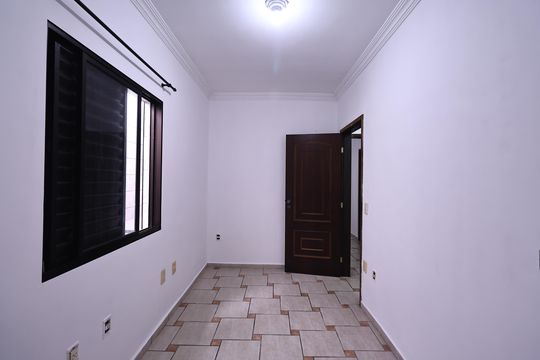 Quarto 2 de casa à venda com 3 quartos, 300m² em Parque Capuava, Santo André