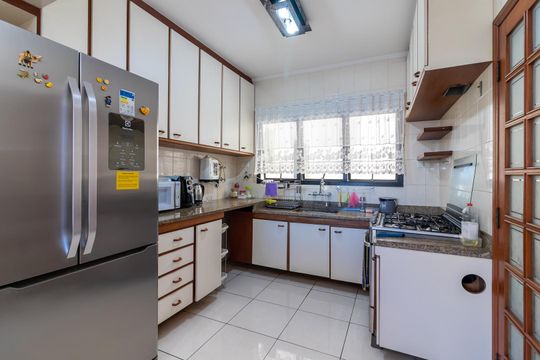 Cozinha de apartamento à venda com 3 quartos, 140m² em Chora Menino, São Paulo