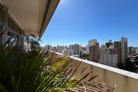 Vista da Sacada de apartamento para alugar com 3 quartos, 200m² em Cambuí, Campinas