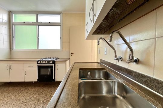 Cozinha de apartamento para alugar com 3 quartos, 200m² em Cambuí, Campinas