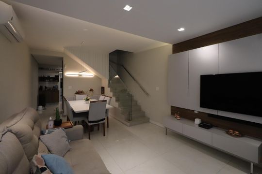 Casa à venda com 3 quartos, 100m² em Vila Carrão, São Paulo