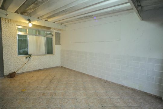Garagem  de casa à venda com 3 quartos, 112m² em Santa Terezinha, São Bernardo do Campo