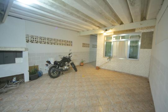 Garagem  de casa à venda com 3 quartos, 112m² em Santa Terezinha, São Bernardo do Campo