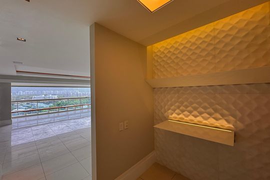 Sala de apartamento para alugar com 4 quartos, 260m² em Barra da Tijuca, Rio de Janeiro