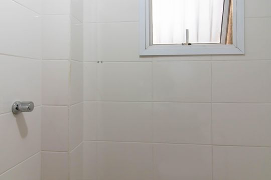 Banheiro de apartamento para alugar com 2 quartos, 80m² em Vila Galvão, Guarulhos