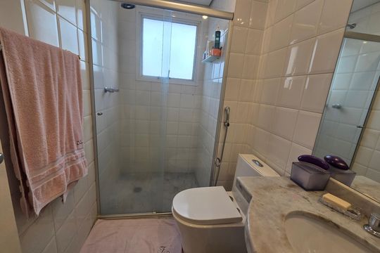 Banheiro de apartamento para alugar com 3 quartos, 198m² em Indianópolis, São Paulo