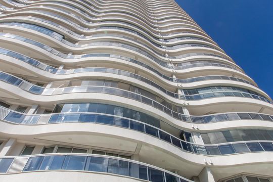 Fachada do bloco de apartamento à venda com 2 quartos, 70m² em Empresarial 18 do Forte, Barueri