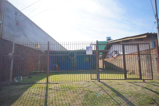 Fachada de casa para alugar com 1 quarto, 50m² em Vicentina, São Leopoldo