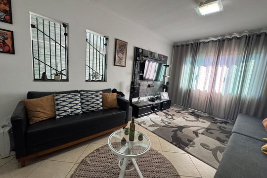 Sala de casa à venda com 3 quartos, 200m² em Bela Vista, Osasco