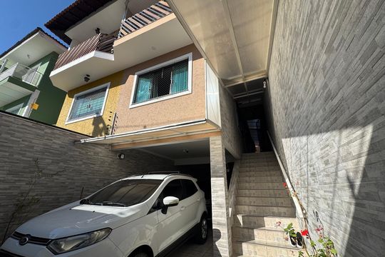 Garagem de casa à venda com 3 quartos, 200m² em Bela Vista, Osasco