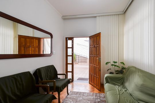 Casa à venda com 4 quartos, 195m² em Sagrada Família, Belo Horizonte