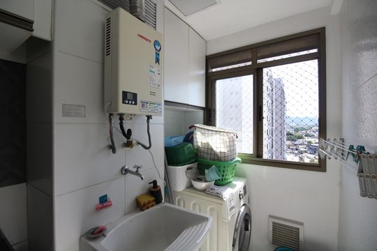 Área de Serviço de apartamento para alugar com 3 quartos, 77m² em Barra Olímpica, Rio de Janeiro