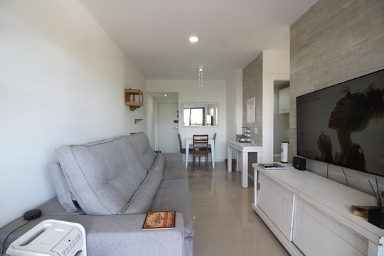 Sala de apartamento à venda com 3 quartos, 77m² em Barra Olímpica, Rio de Janeiro