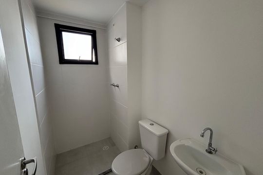 Banheiro de apartamento para alugar com 2 quartos, 42m² em Cidade Antônio Estêvão de Carvalho, São Paulo