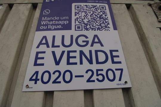 Placa  de casa à venda com 2 quartos, 120m² em Jardim Belcito, São Paulo