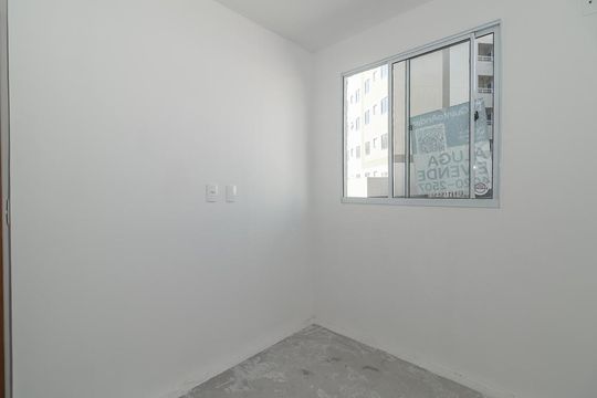 Quarto de apartamento à venda com 2 quartos, 45m² em Rubem Berta, Porto Alegre