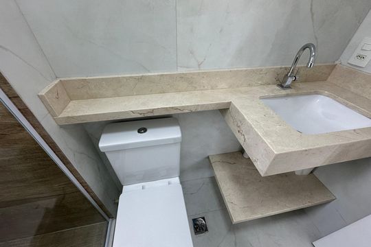Banheiro de apartamento para alugar com 2 quartos, 56m² em Parque Viana, Barueri