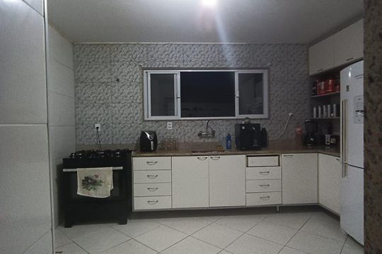 Cozinha de casa de condomínio à venda com 3 quartos, 280m² em Jacarepaguá, Rio de Janeiro