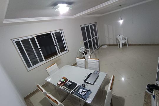 Sala de casa de condomínio à venda com 3 quartos, 280m² em Jacarepaguá, Rio de Janeiro