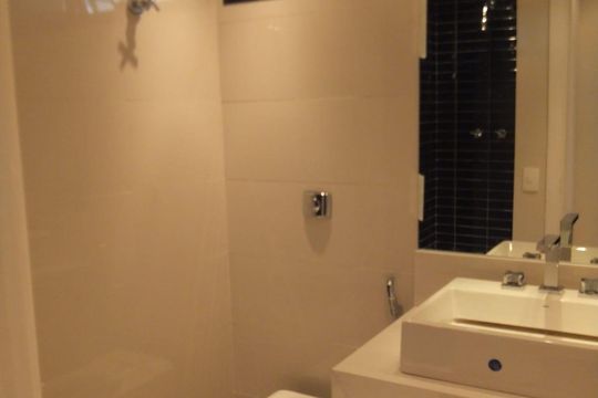 Banheiro de apartamento à venda com 1 quarto, 37m² em Paraíso do Morumbi, São Paulo