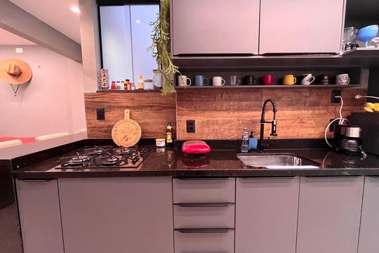 Cozinha de apartamento à venda com 1 quarto, 44m² em Copacabana, Rio de Janeiro