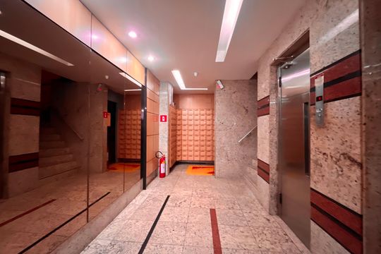 Portaria  de apartamento à venda com 1 quarto, 44m² em Copacabana, Rio de Janeiro