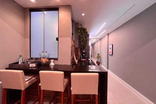 Cozinha  de apartamento à venda com 1 quarto, 44m² em Copacabana, Rio de Janeiro