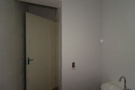 Banheiro da Casa 2 de casa à venda com 4 quartos, 227m² em Parque João Ramalho, Santo André