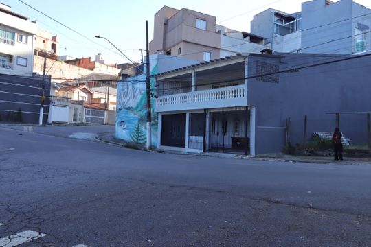 Fachada de casa à venda com 4 quartos, 227m² em Parque João Ramalho, Santo André