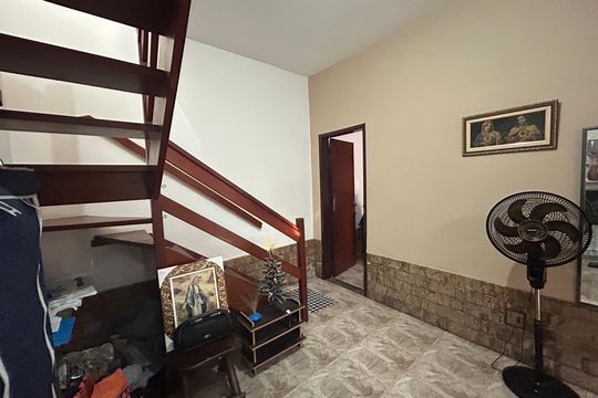 Sala de casa à venda com 3 quartos, 156m² em Vila Valqueire, Rio de Janeiro