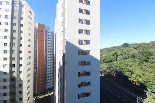 Vista da sacada de apartamento à venda com 2 quartos, 42m² em Usina Piratininga, São Paulo