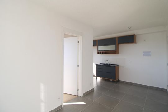 Sala de apartamento para alugar com 2 quartos, 37m² em Jardim Sabara, São Paulo