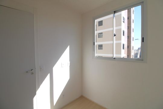Quarto 2 de apartamento para alugar com 2 quartos, 37m² em Jardim Sabara, São Paulo