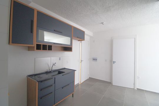 Cozinha de apartamento à venda com 1 quarto, 36m² em Jardim Sabara, São Paulo