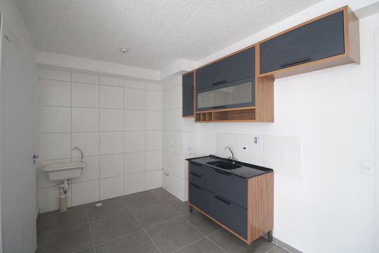 Cozinha de apartamento à venda com 1 quarto, 36m² em Jardim Sabara, São Paulo