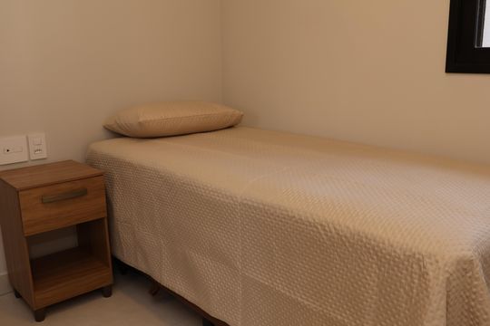 quarto 1 de apartamento à venda com 2 quartos, 60m² em Setor Oeste, Goiânia