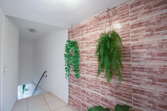 Garagem de casa à venda com 3 quartos, 120m² em  Parque São Domingos, São Paulo