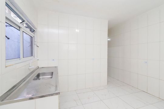 Cozinha de casa para alugar com 1 quarto, 50m² em José Bonifácio, São Paulo