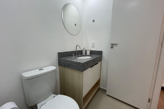 Banheiro de apartamento para alugar com 1 quarto, 25m² em Butantã, São Paulo