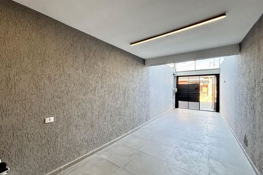 Garagem de casa à venda com 3 quartos, 134m² em Jardim Popular, São Paulo