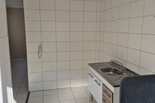 Cozinha de apartamento para alugar com 2 quartos, 50m² em Jardim Europa, Suzano