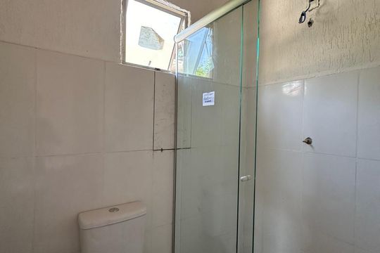 Banheiro de apartamento para alugar com 1 quarto, 45m² em Região de Justinópolis, Ribeirão das Neves
