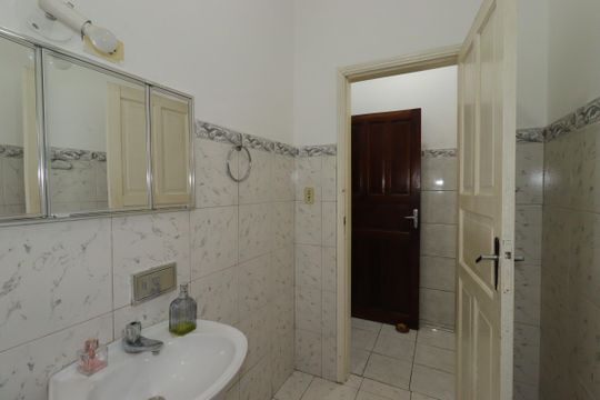 Banheiro de casa para alugar com 2 quartos, 100m² em Vila Eldizia, Santo André
