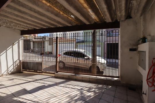 Garagem de casa para alugar com 2 quartos, 100m² em Vila Eldizia, Santo André
