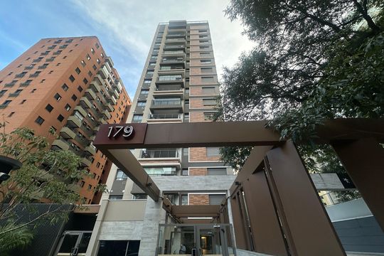 Fachada de apartamento à venda com 2 quartos, 85m² em Alphaville Industrial, Barueri
