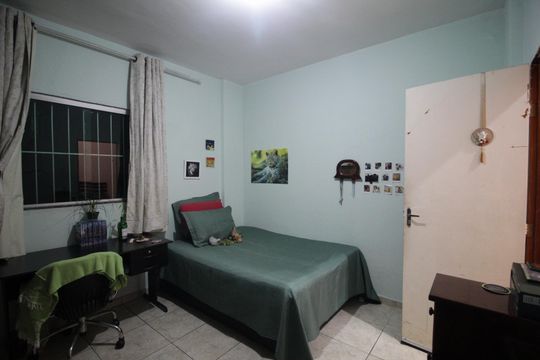 Quarto 2 de casa à venda com 3 quartos, 183m² em Vista Alegre, Belo Horizonte
