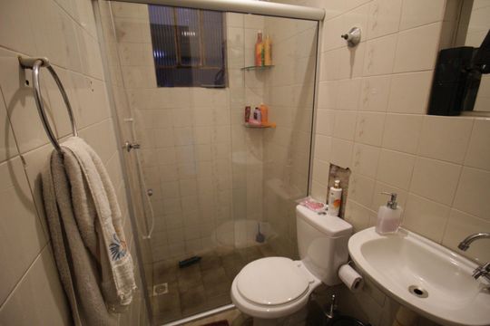 Banheiro da Suíte 1 de casa à venda com 3 quartos, 183m² em Vista Alegre, Belo Horizonte