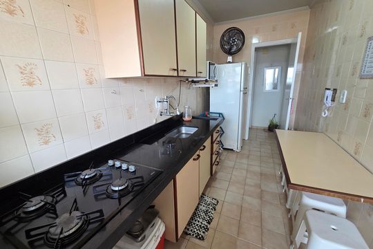 Cozinha de apartamento para alugar com 1 quarto, 50m² em Boqueirão, Praia Grande